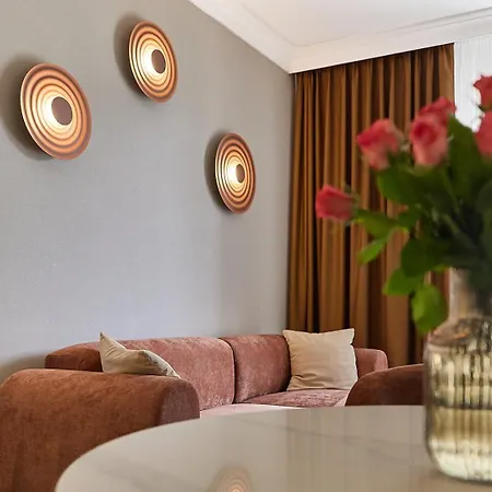Golden Hour Apartments- Maroon * Świnoujście (Swinemünde)